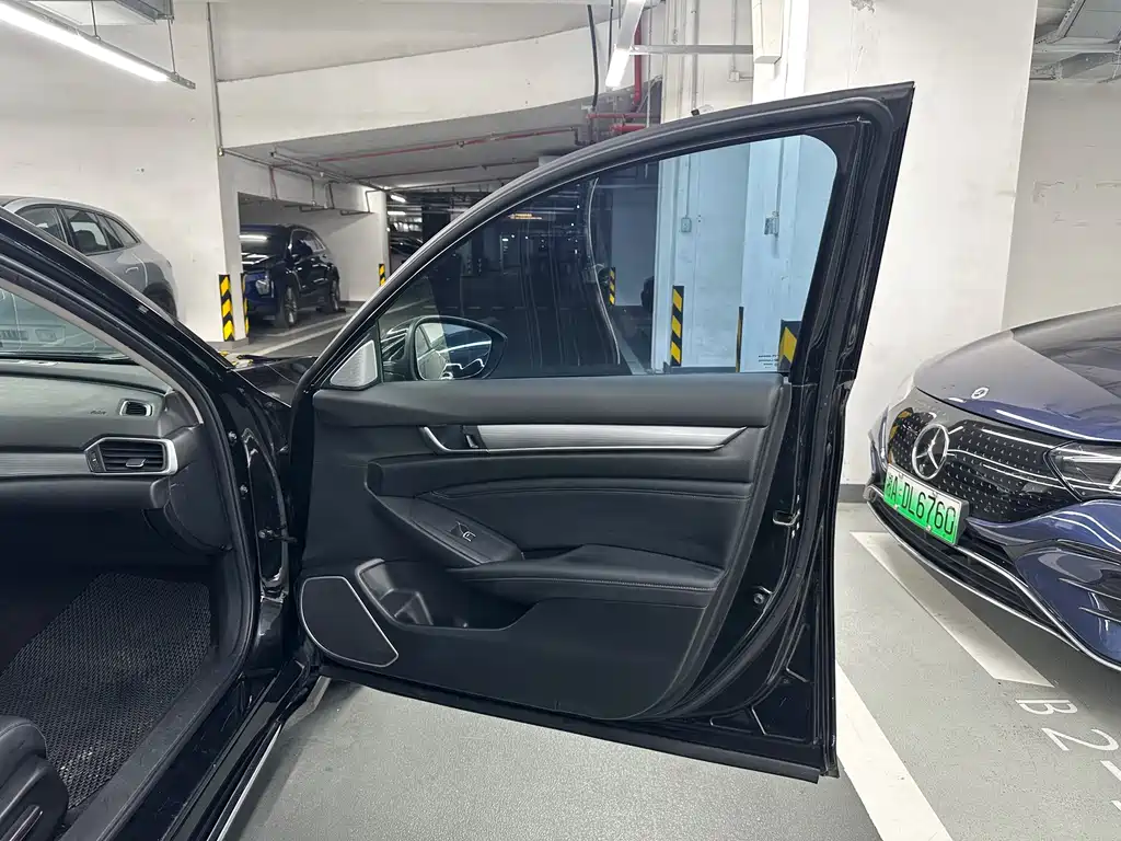 Honda Accord 2023 — фото 11
