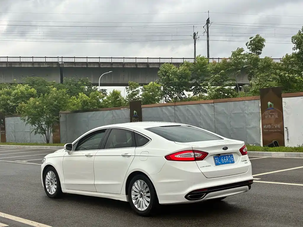 Ford Mondeo 2014 — фото 6