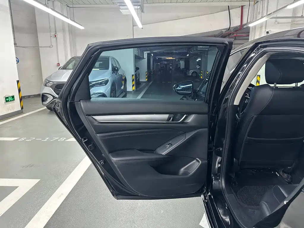 Honda Accord 2023 — фото 10