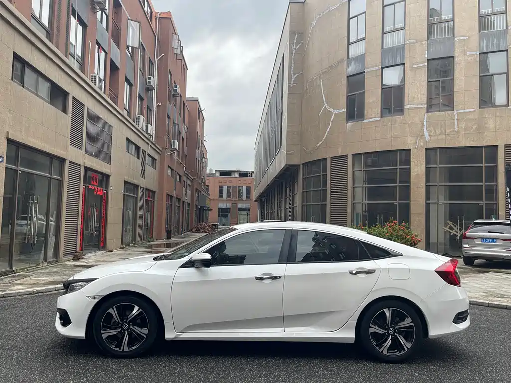 Honda Civic 2017 — фото 3