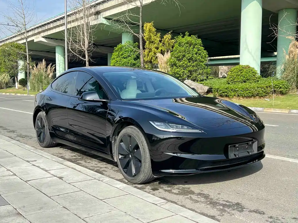 Tesla Model 3 2024 — фото 3