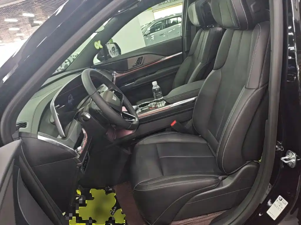 Cadillac XT5 2025 — фото 15
