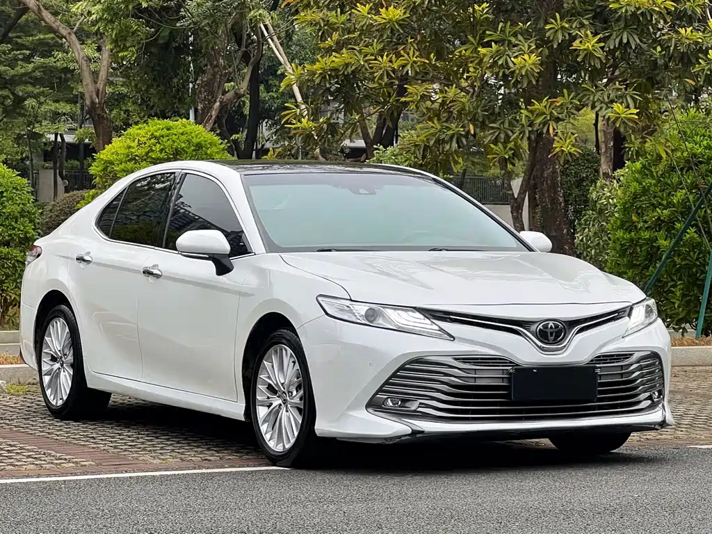 Toyota Camry 2020 — фото 3