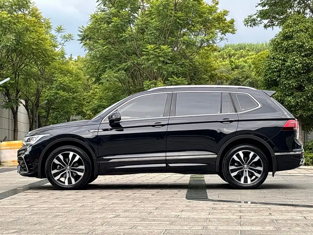 Volkswagen Tiguan L 2022 — фото 4
