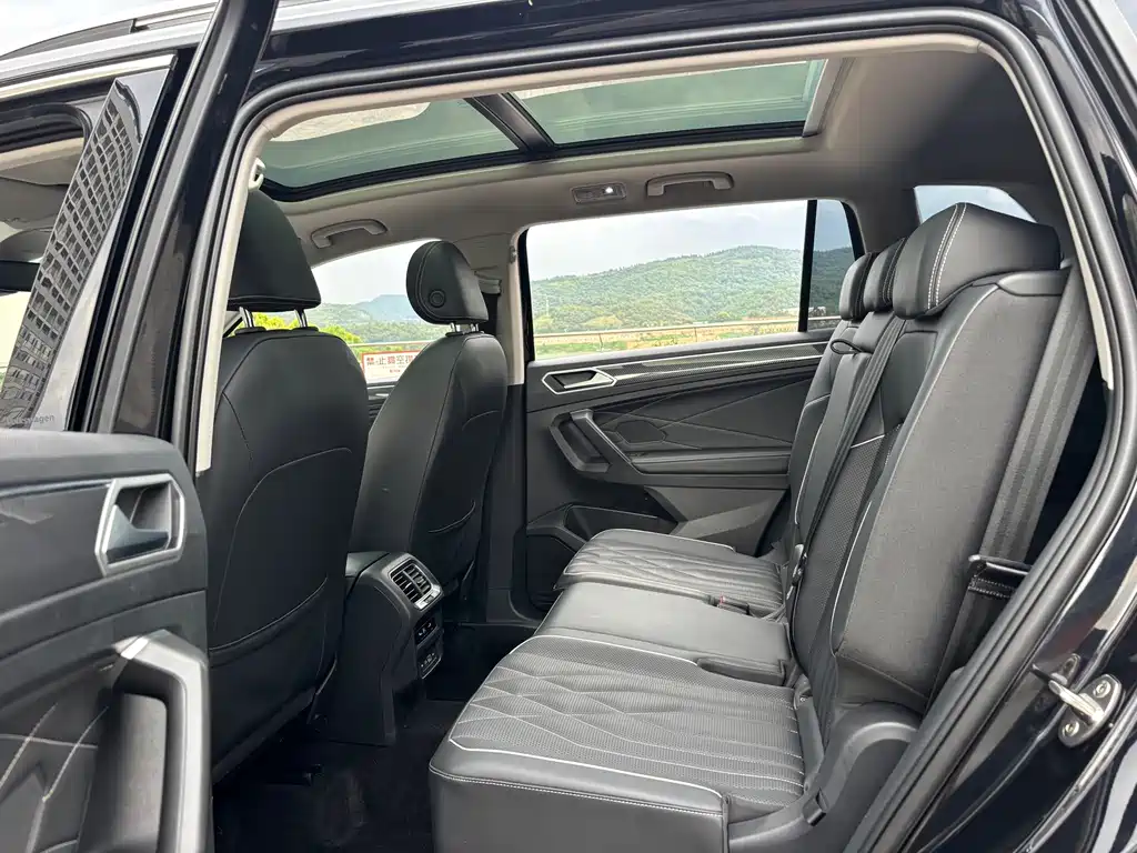 Volkswagen Tiguan L 2022 — фото 18
