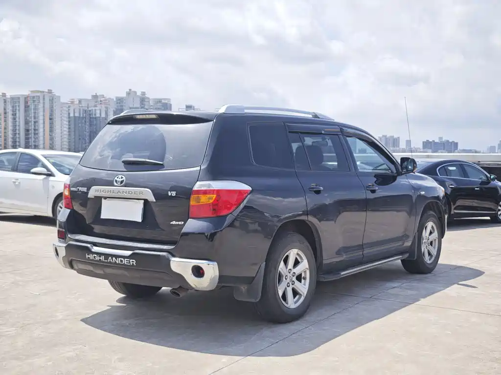 Toyota Highlander 2010 — фото 4