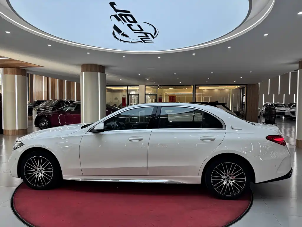 Mercedes-Benz C-Class 2023 — фото 8