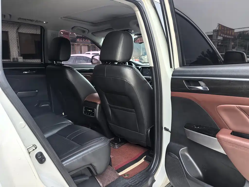 GAC Trumpchi GS8 2018 — фото 13