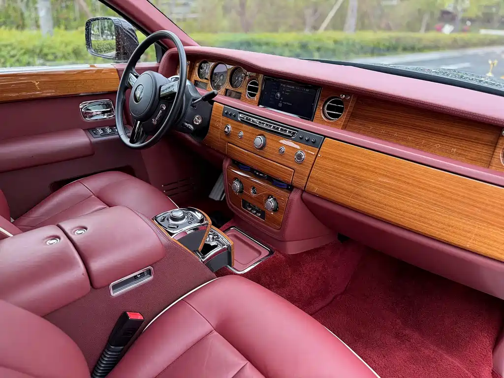 Rolls-Royce Phantom 2015 — фото 10