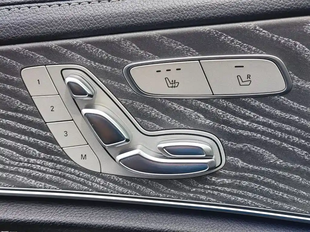 Mercedes-Benz E-Class 2021 — фото 34
