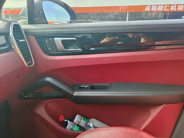 Porsche Cayenne 2022