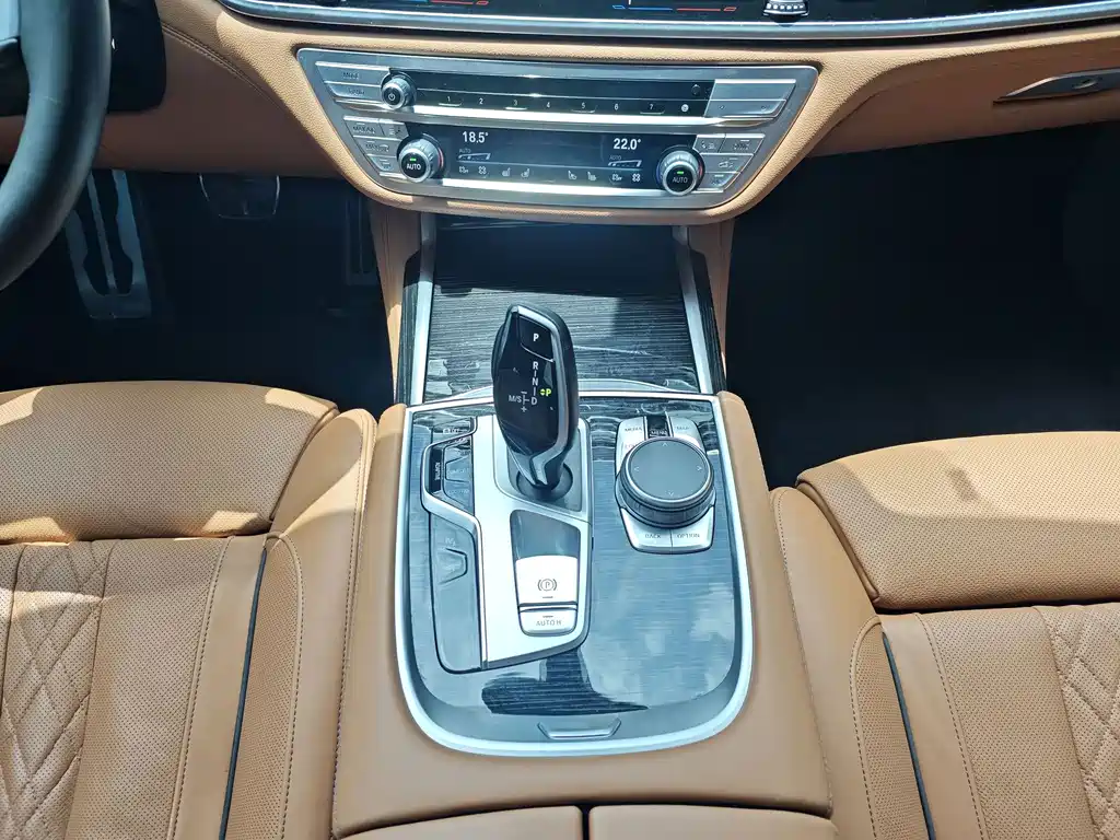 BMW 7 Series 2022 — фото 17