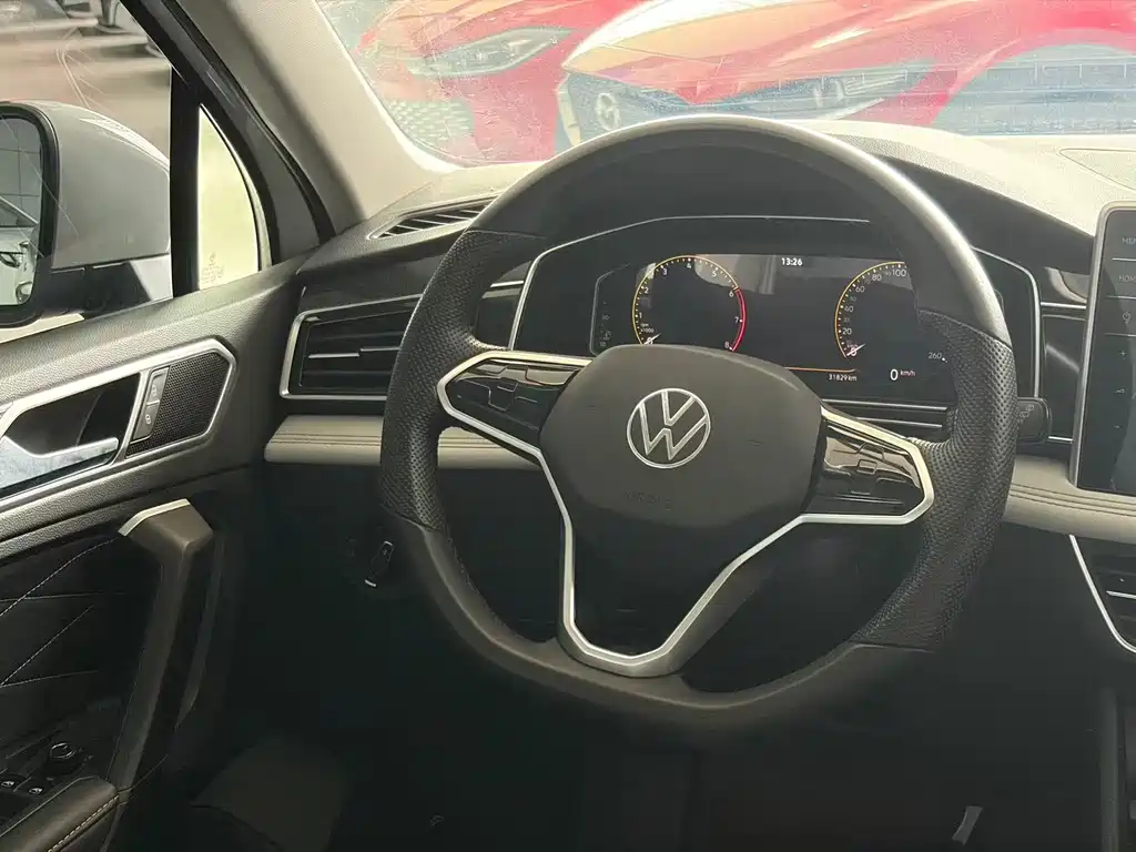 Volkswagen Tiguan L 2022 — фото 12