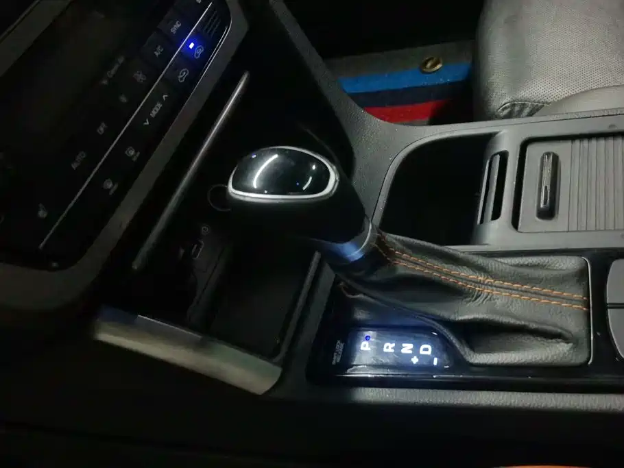 Hyundai Sonata 2016 — фото 16