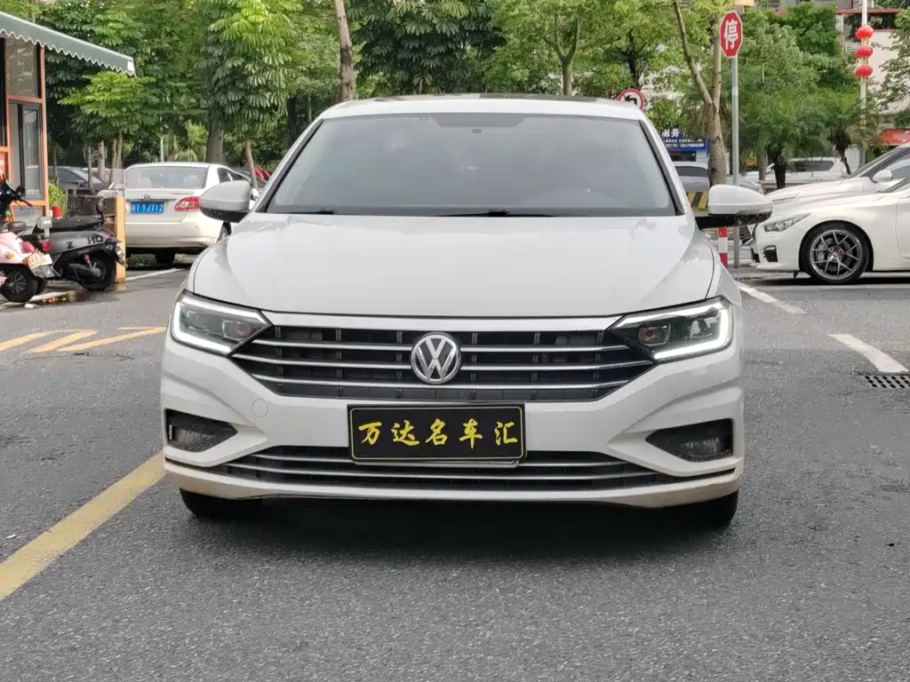 Volkswagen Sagitar 2020