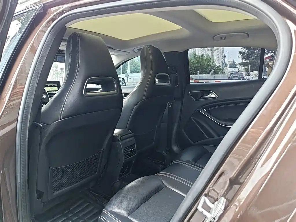 Mercedes-Benz GLA 2015 — фото 12