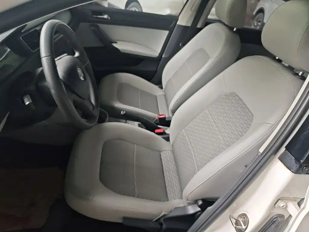 Skoda Rapid 2016 — фото 15