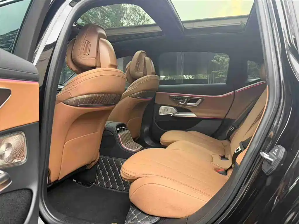 Mercedes-Benz E-Class 2025 — фото 10