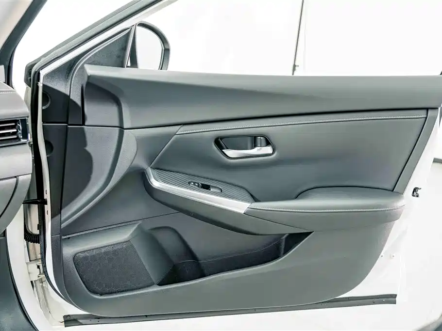 Nissan Sylphy 2020 — фото 13