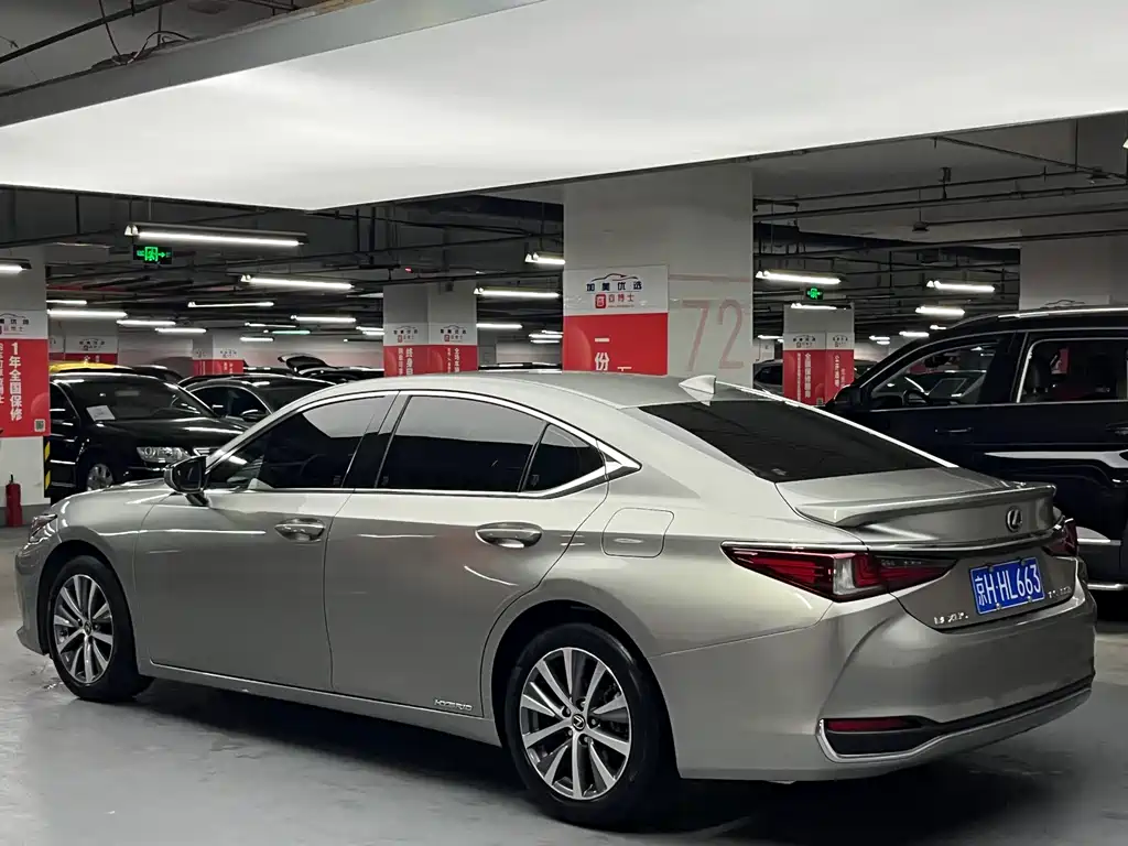 Lexus ES 2020 — фото 5