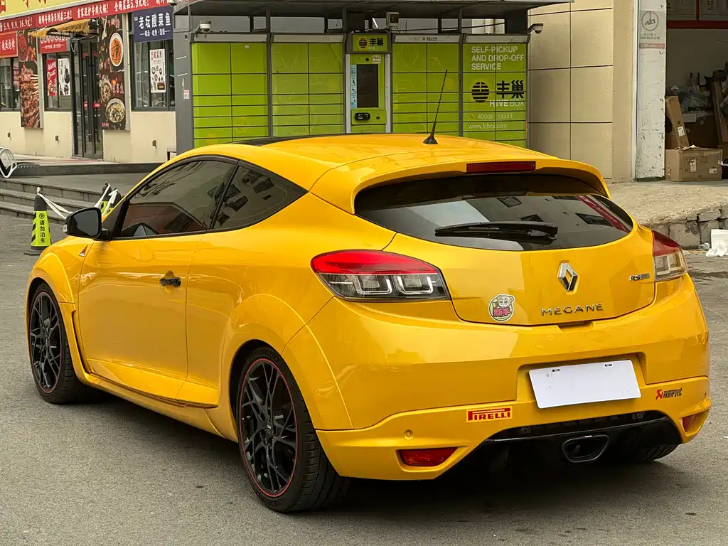 Renault Megane 2018 — фото 4