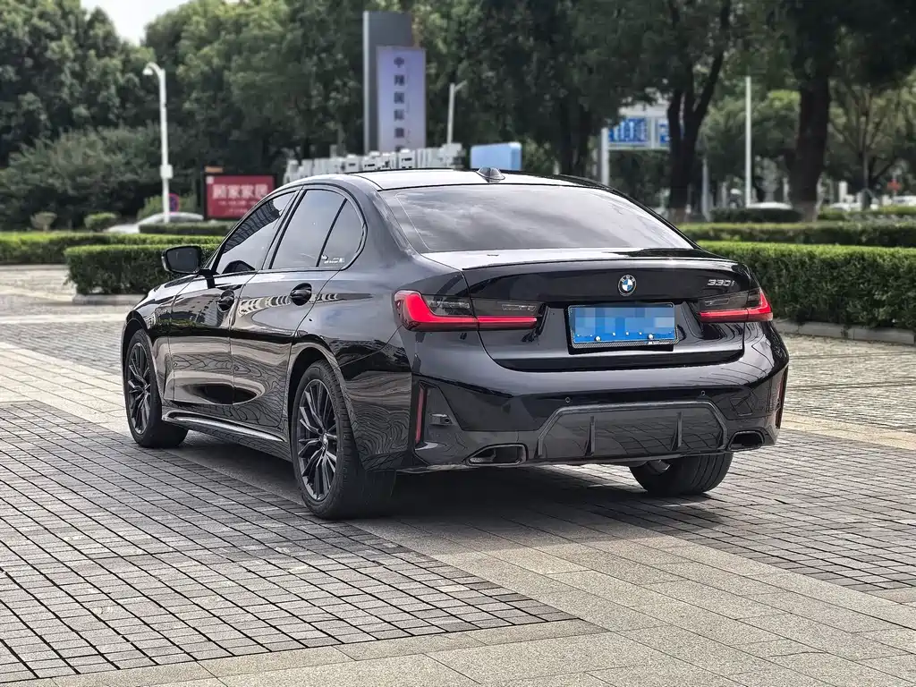 BMW 3 Series 2023