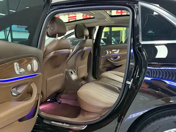 Mercedes-Benz E-Class 2022