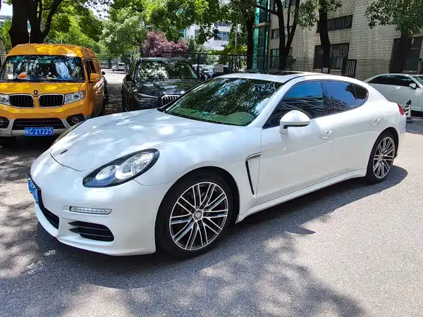 Porsche Panamera 2013