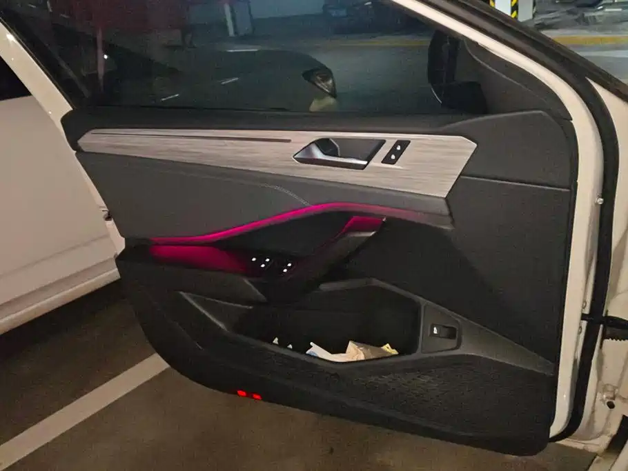 Volkswagen Sagitar 2022