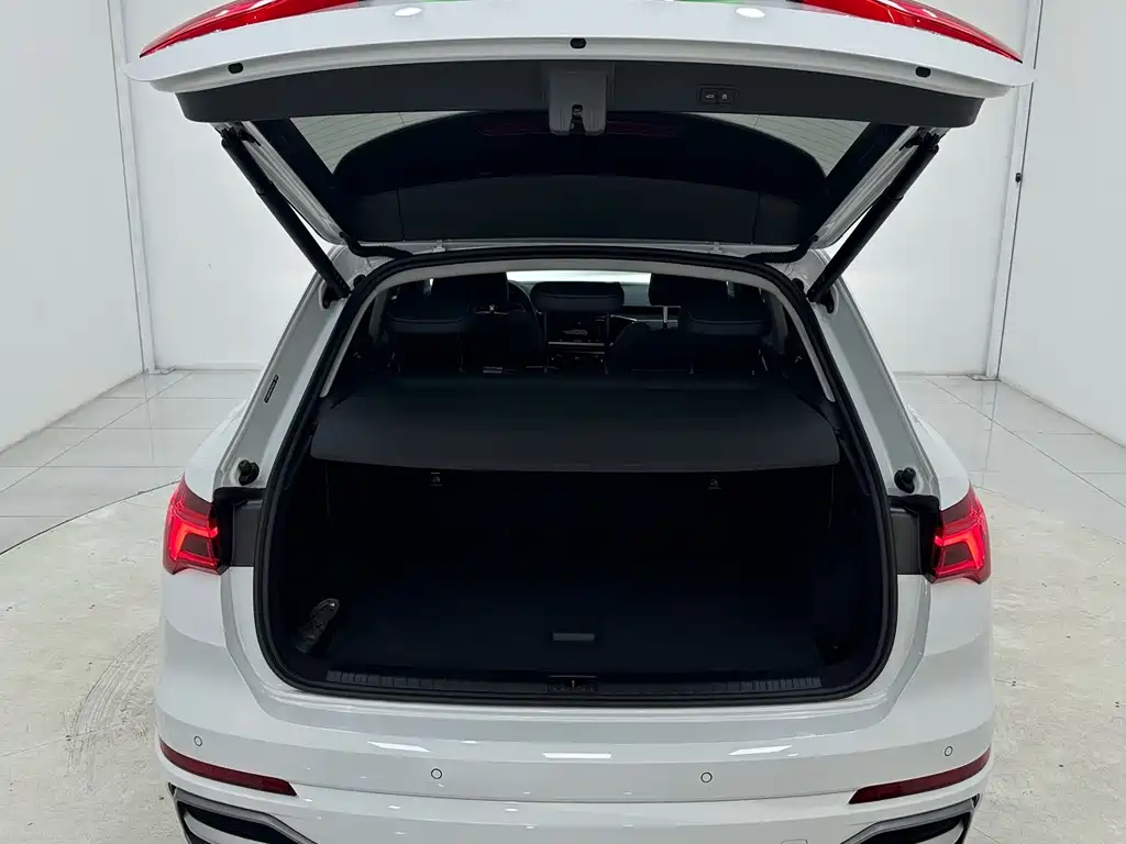 Audi Q3 2023 — фото 15