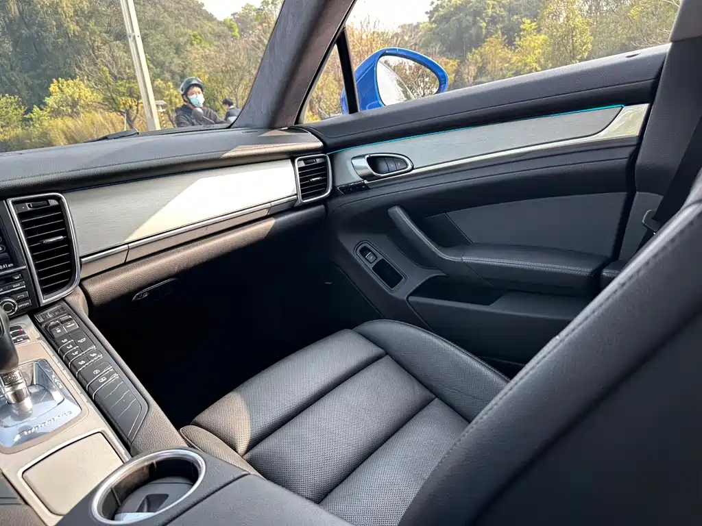 Porsche Panamera 2015 — фото 18