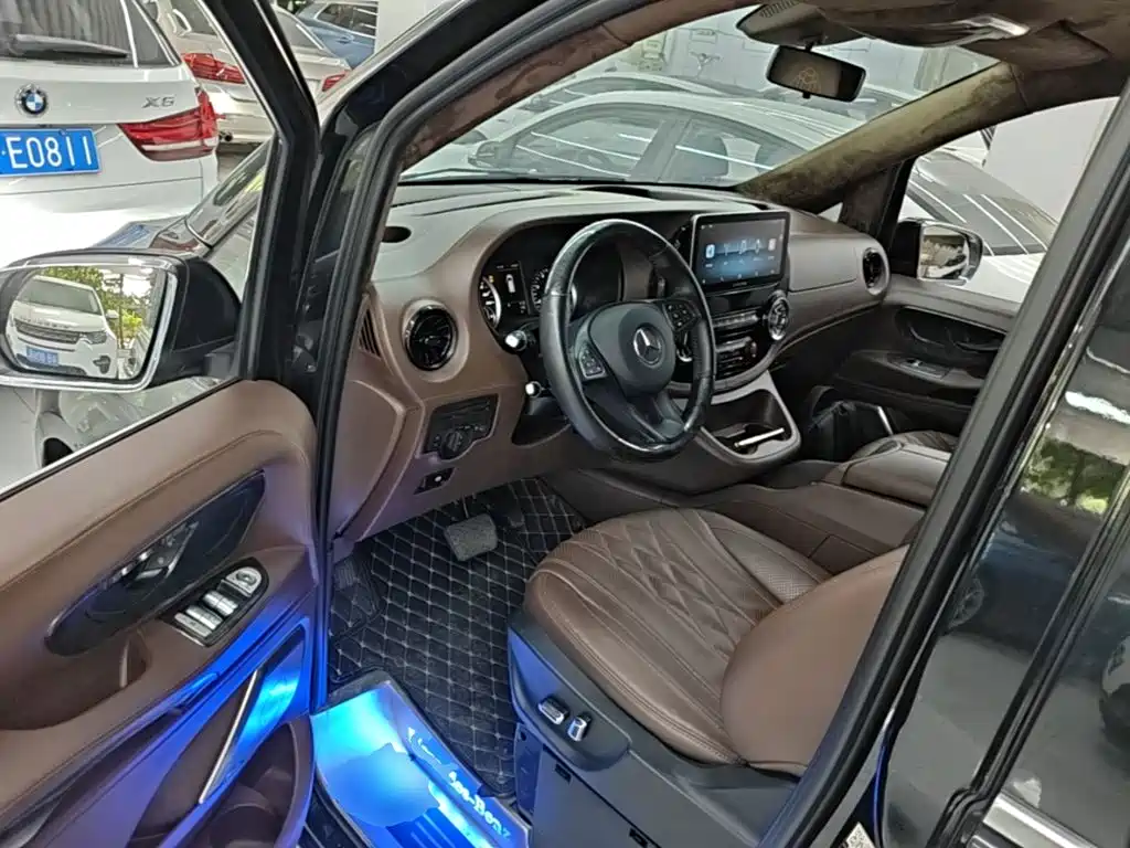 Mercedes-Benz Vito 2022 — фото 16