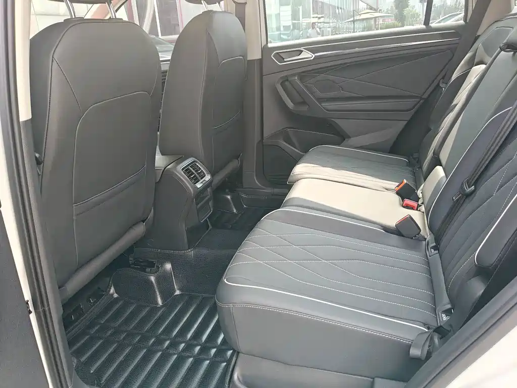 Volkswagen Tiguan L 2025