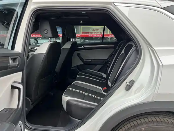 Volkswagen T-Roc 2025