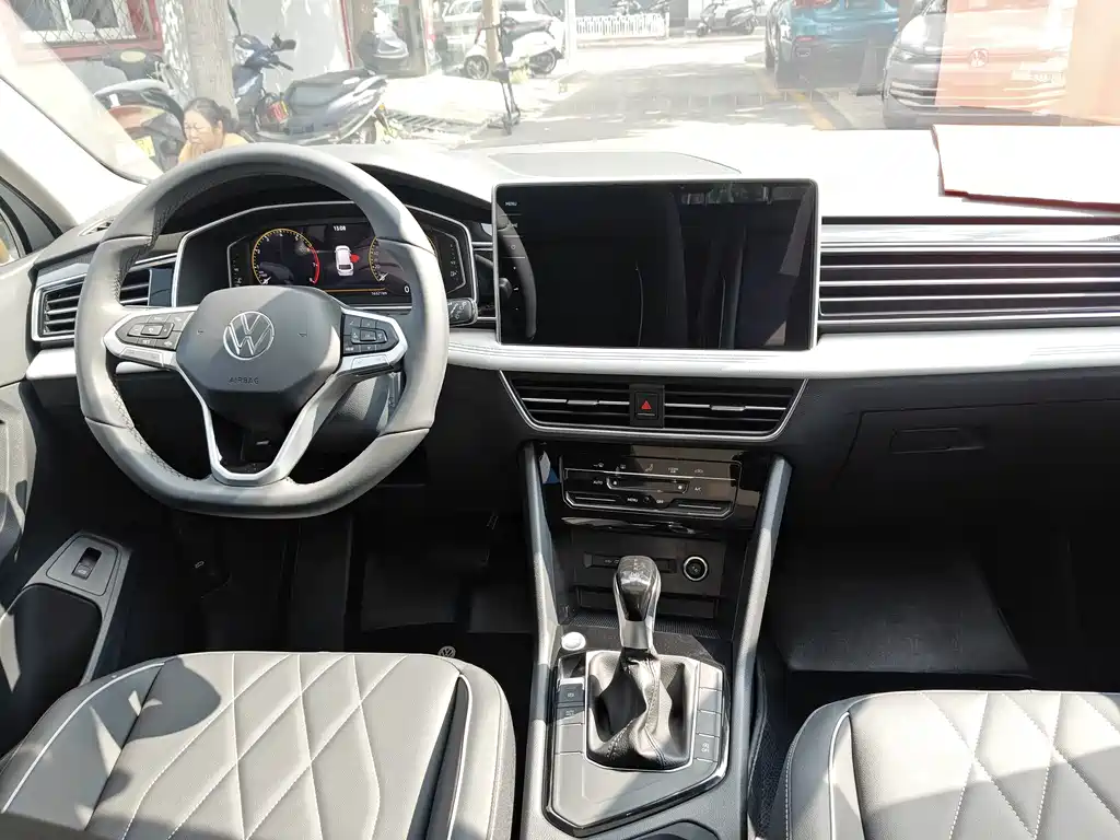 Volkswagen Tiguan L 2025 — фото 11