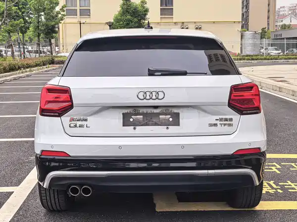 Audi Q2L 2021