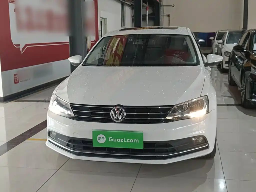 Volkswagen Sagitar 2016