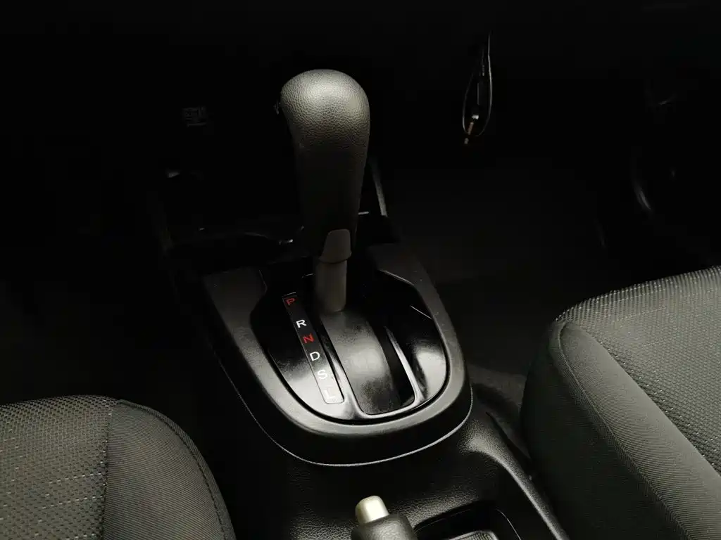 Honda Fit 2015 — фото 13