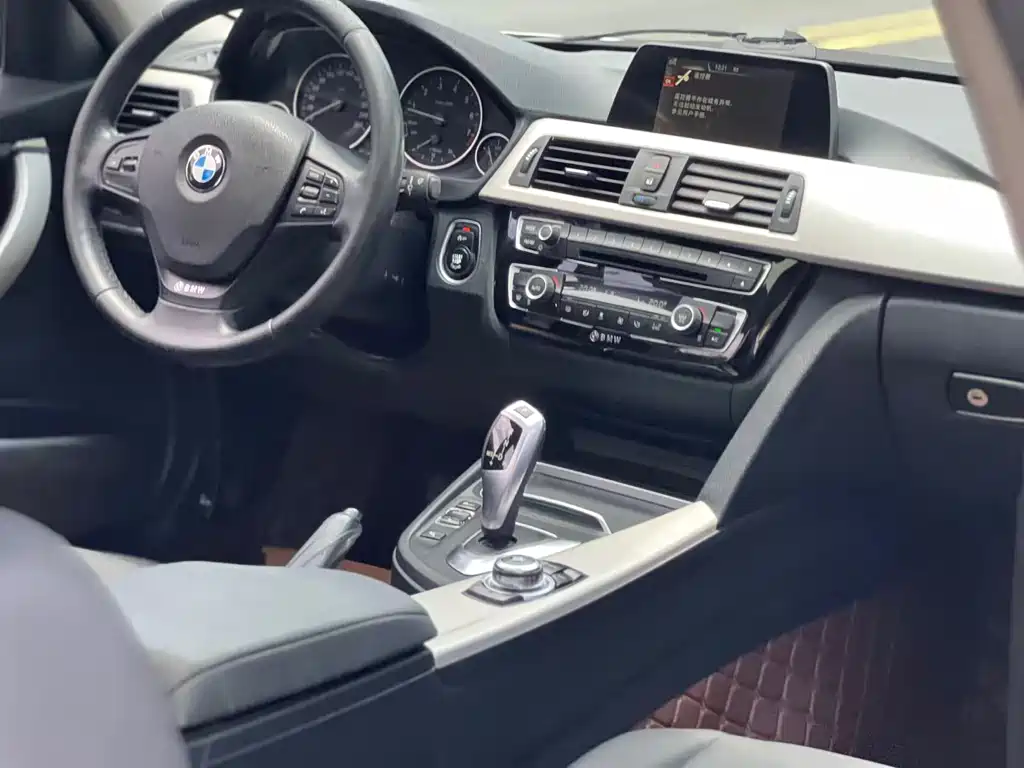 BMW 3 Series 2016 — фото 9