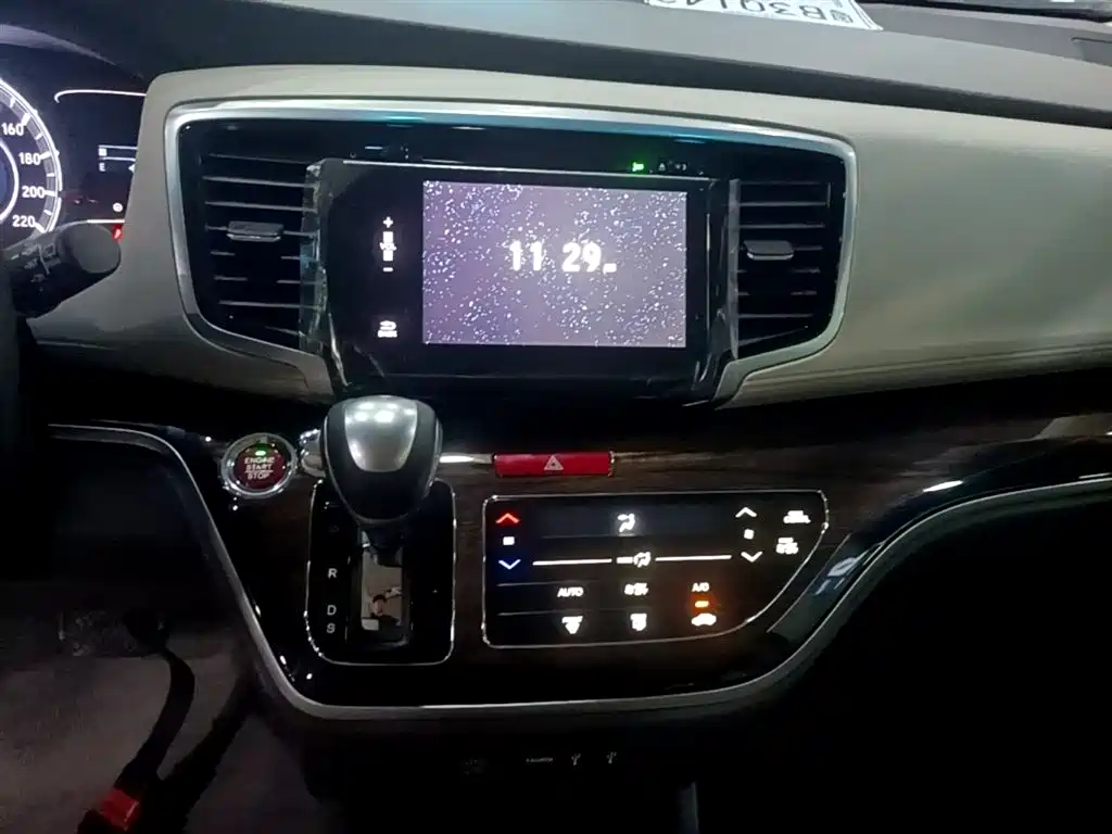 Honda Odyssey 2017 — фото 13