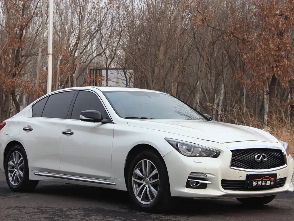 Infiniti Q50L 2015 — фото 3