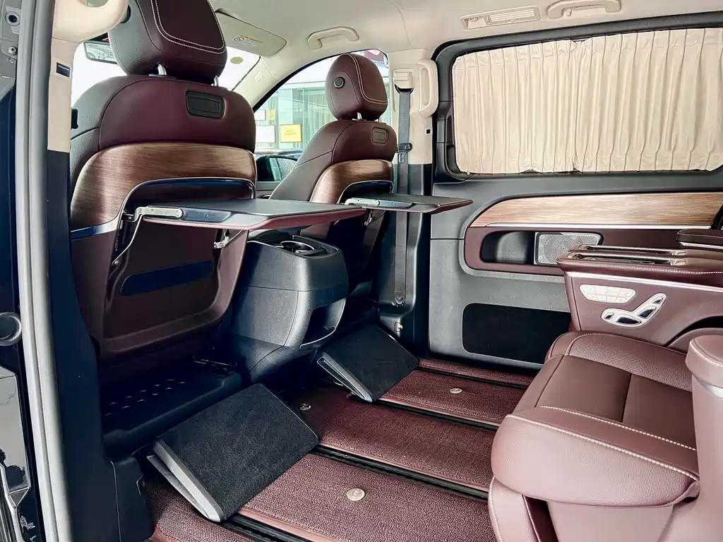 Mercedes-Benz V-Class 2022 — фото 19