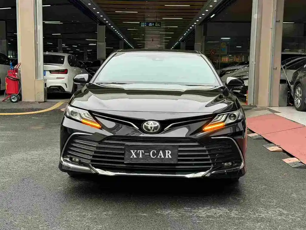 Toyota Camry 2024 — фото 3