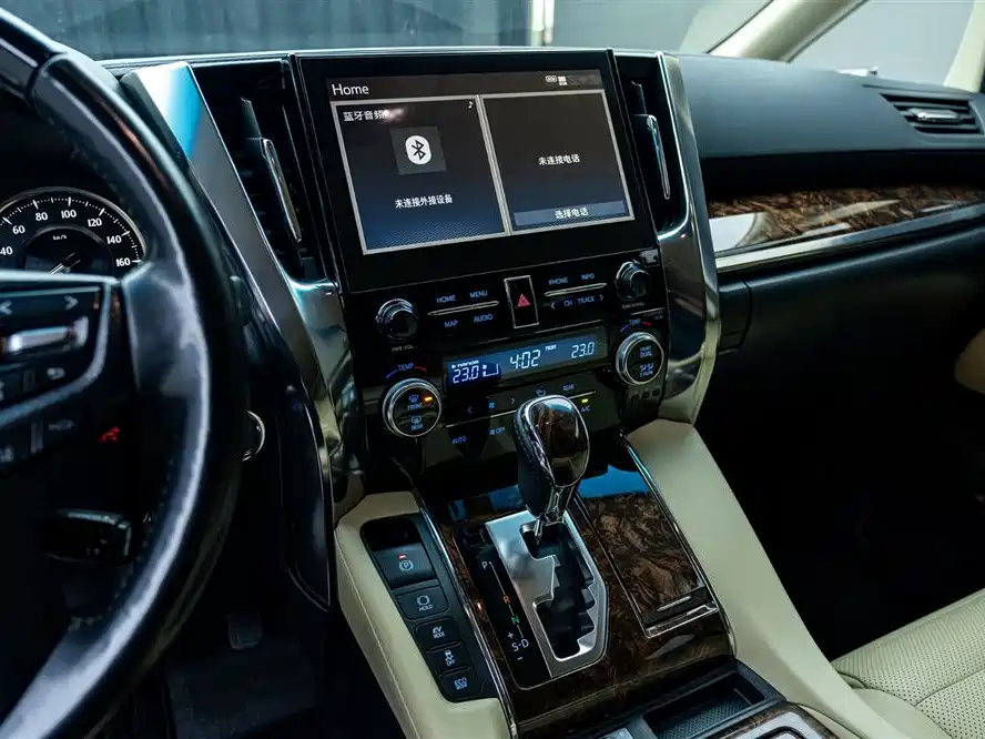 Toyota Alphard 2020 — фото 14