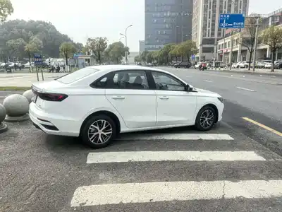 Geely Emgrand 2024