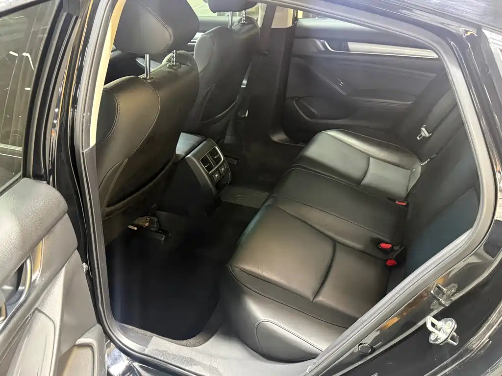 Honda Accord 2023 — фото 12