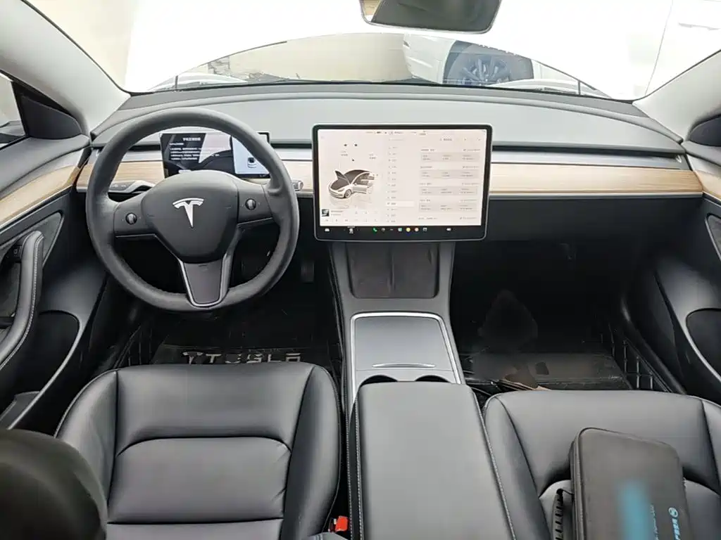 Tesla Model 3 2022 — фото 10