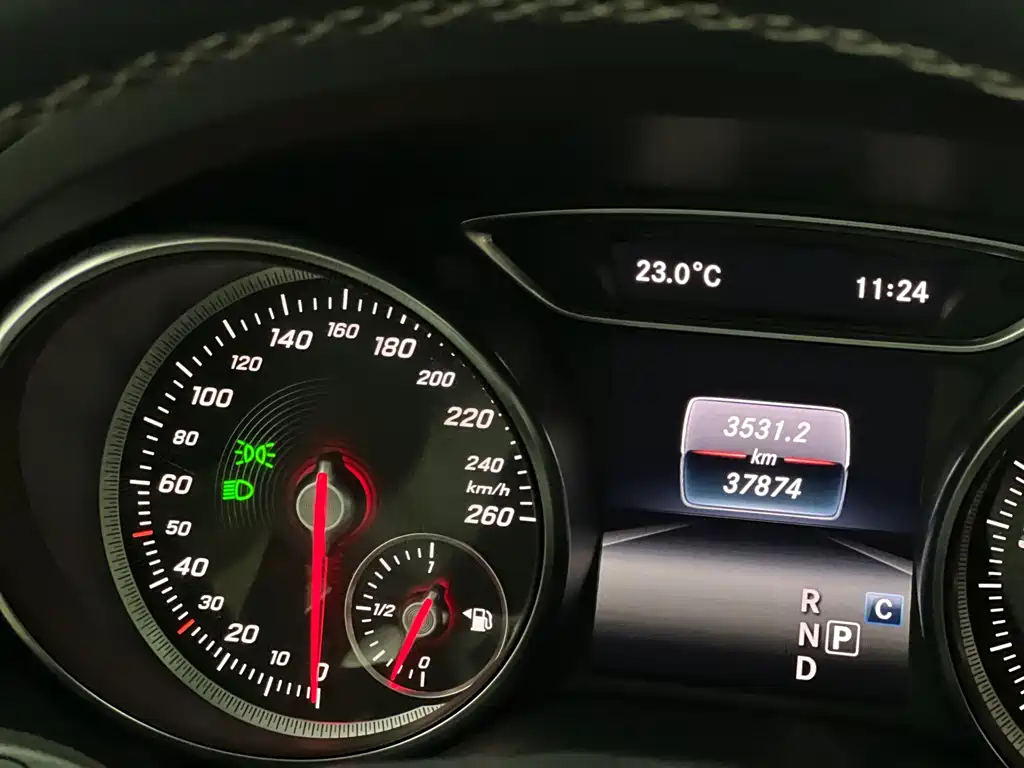 Mercedes-Benz GLA 2018 — фото 23