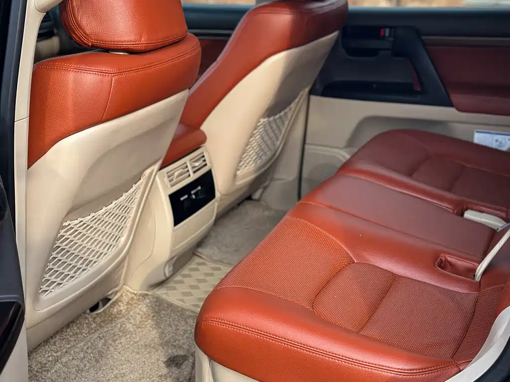 Toyota Land Cruiser 2019 — фото 8