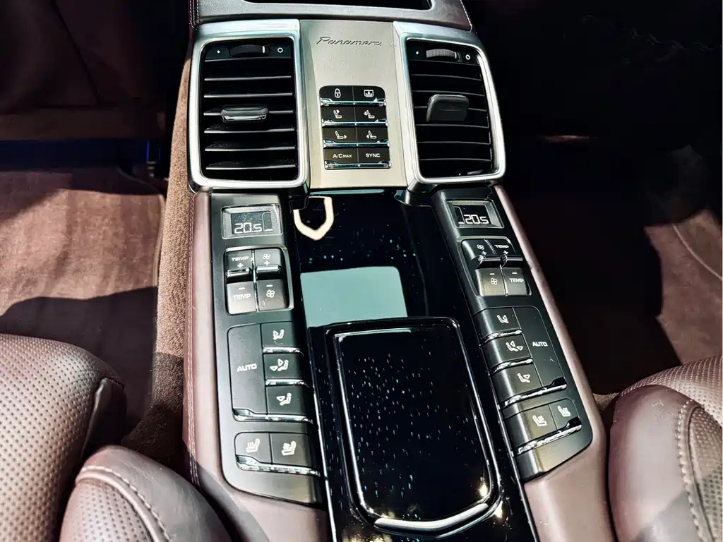 Porsche Panamera 2015 — фото 19